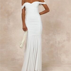 NEVER WORN WITH TAGS